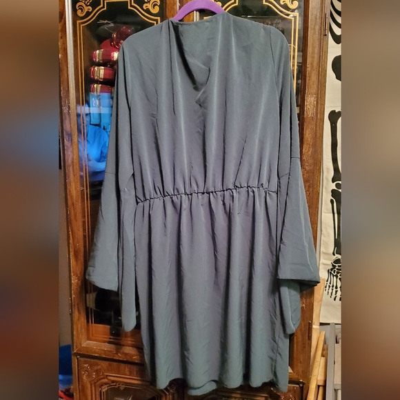 SHEIN Bell Sleeve Dress in Green - Picture 3 of 7